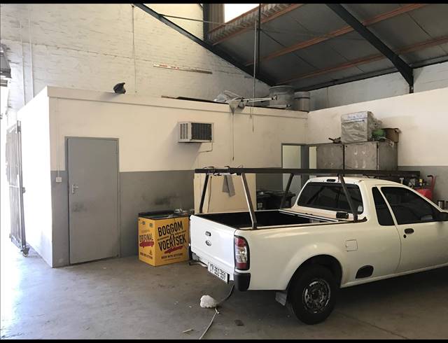 375M² FACTORY TO LET IN PAROW CENTRAL